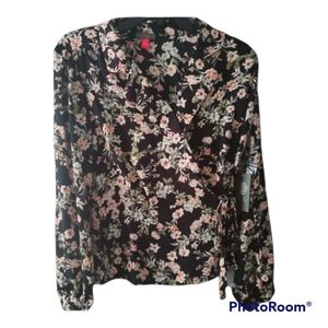 Vince Camuto Long Sleeve Bouqet Side Tie T…